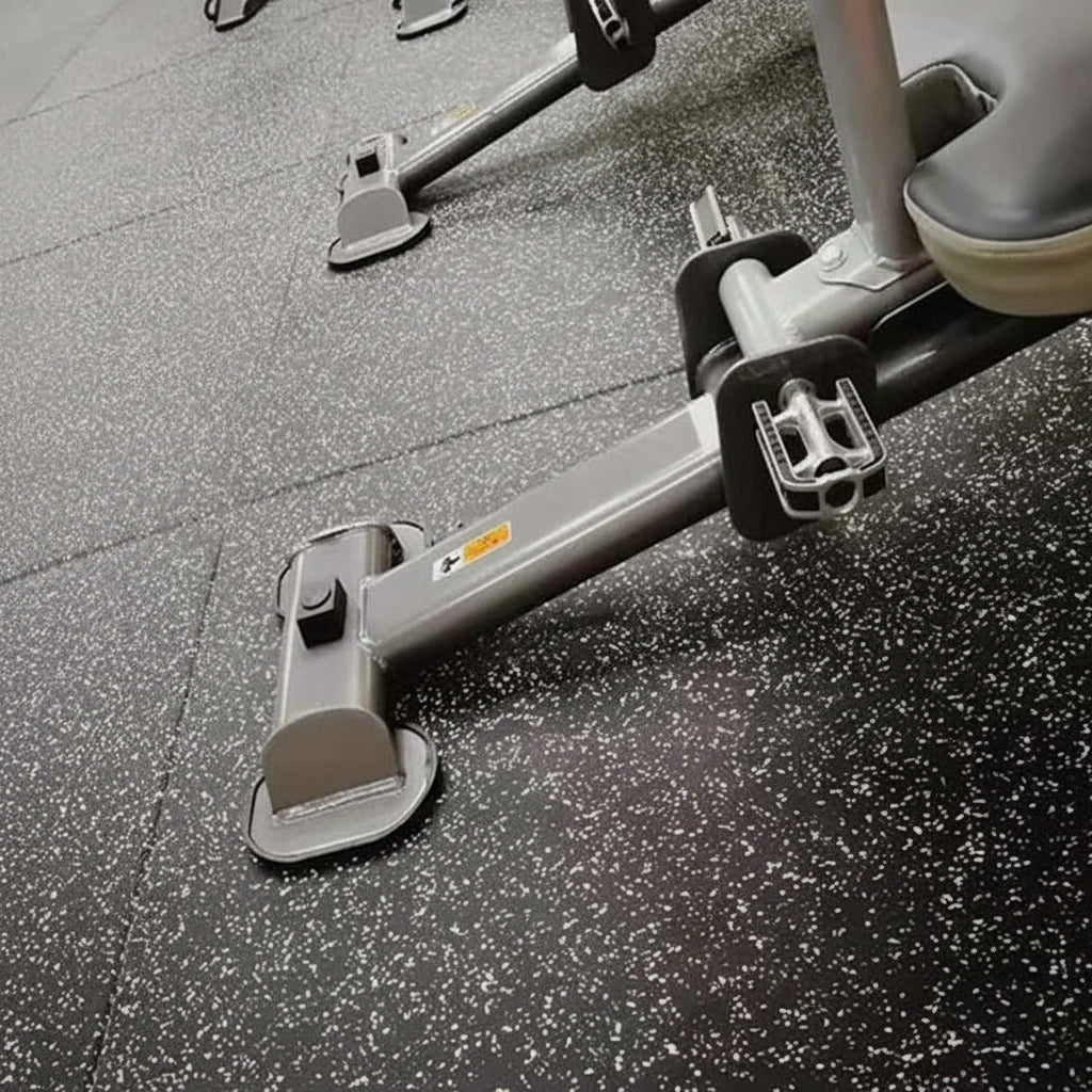 【HIGH QUALITY MATERIALS】: Made of a high density rubber material.modular, durable, and wear resistant interlocking rubber tiles that will bring comfort to hard floors
