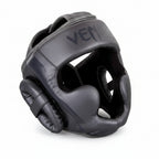 The Venum Challenger children's headgear is ideal for protecting the heads of your future champions. 